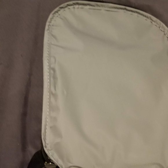 Free with purchase NWOT saver lunchbox - Picture 5 of 5